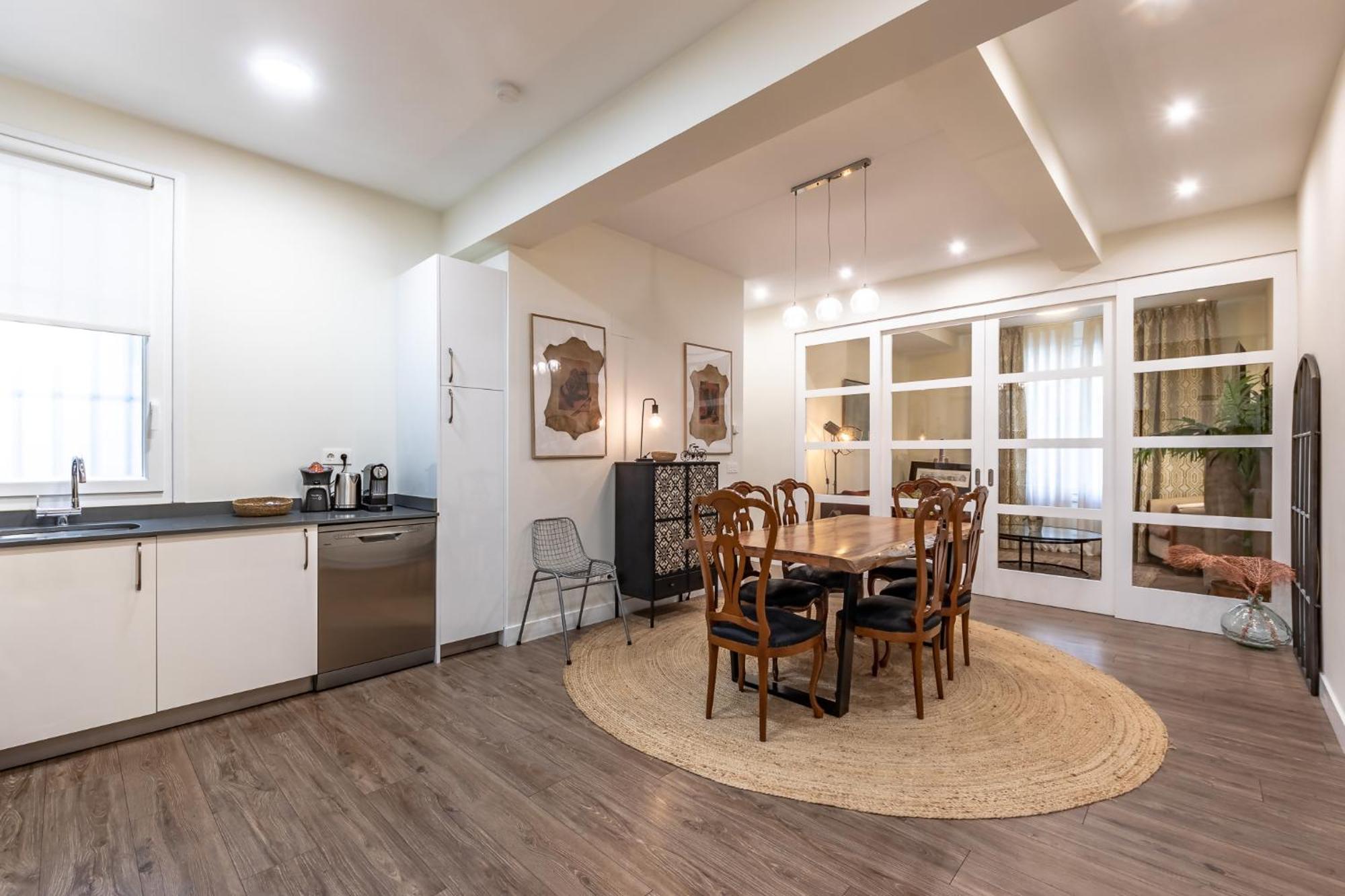 Homeloving Apartment Bilbao Centre With Parking Luaran gambar